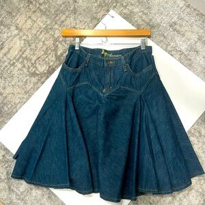 Vintage Denim ruffled Skirt. Size 29.